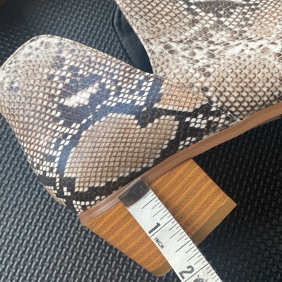 Snake Print Cut Out Ankle Bootie Size 9 - Picture 10 of 11